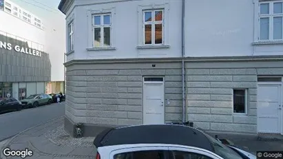 Boligudlejningsejendomme til salg i Århus C - Foto fra Google Street View Boligudlejningsejendomme til salg i Århus C - Foto fra Google Street View