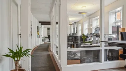 Lyst og stemningsfuldt kontor i hjertet af Aarhus