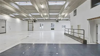 Lyst og rummeligt lejemål tæt på motorvej