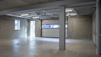 186m² nyetableret lager med lille kontor/bad/tekøkken