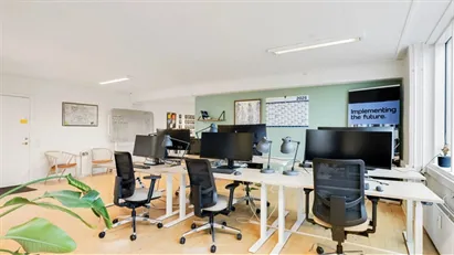 Mindre kontor i populære Frichsparken