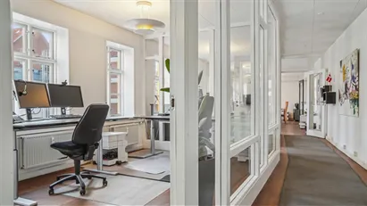 Præsentabelt lejemål med historisk atmosfære