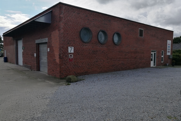 220 m2 lager i Hasselager til leje
